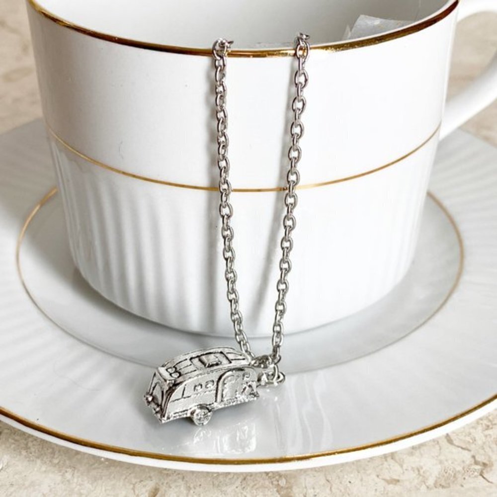 Vintage Happy Camper Necklace Silver Travel Trailer RV Charm 20 In Chain NEW - Picture 4 of 8